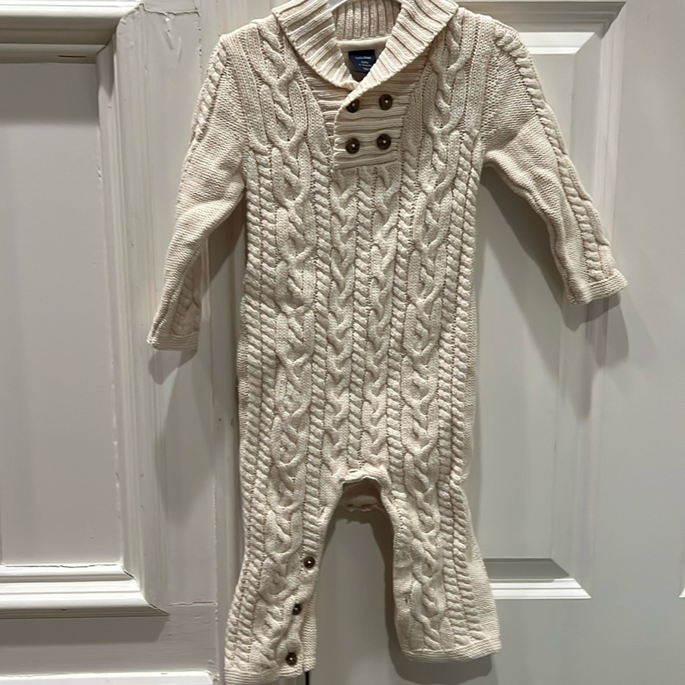 Like new baby gap knit size 12 to 18 month sweater onesie 100% cotton